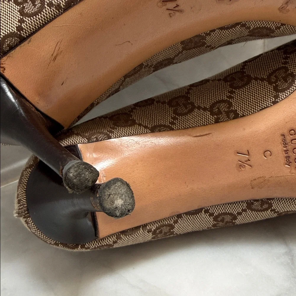 Gucci Beige Monogram Loafers with Gold Accent - Picture 6 of 7